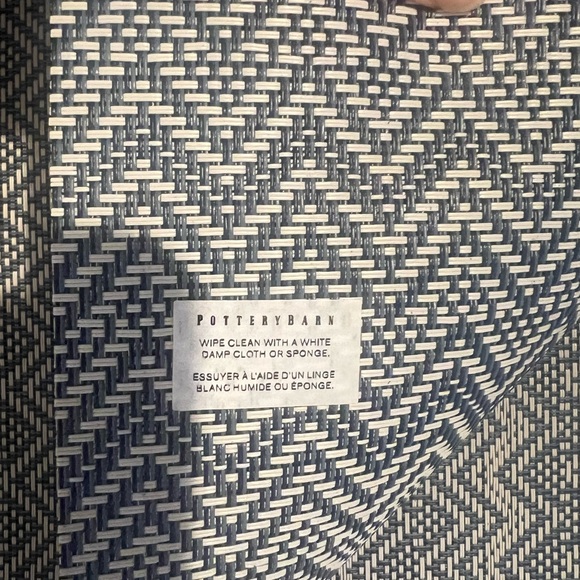 Pottery Barn Navy Gray Chevron Indoor Outdoor Set 6 Placements - Picture 3 of 3